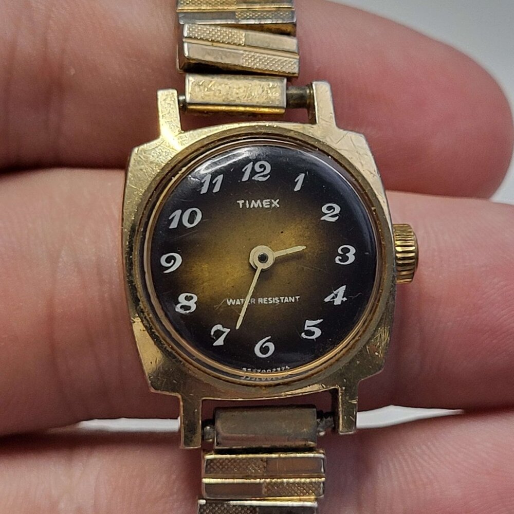 Timex LT 100 Watch - For Parts & Repair